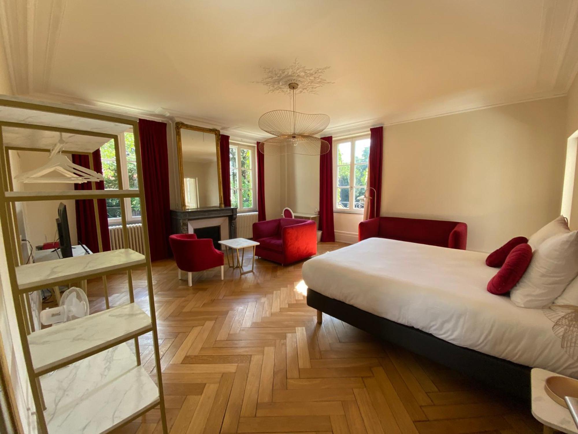 Logis Hotel Du Parc 퐁타무종 외부 사진